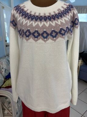 Staccato White Crewneck Sweater with Blue & Mauve Fair Isle Yoke